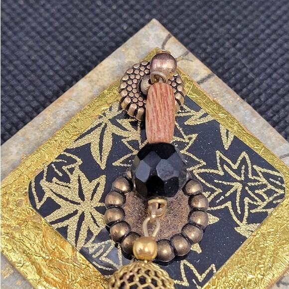 Vintage 80s Black & Gold Iridescent Dangle Brooch Pin – Chic Statement Accessory - Picture 5 of 7